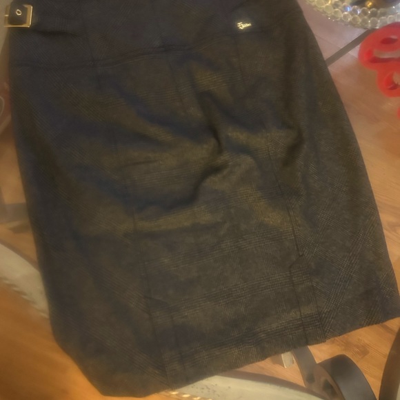 A 3 piece stylish suite Guess skirt pants and vest - Picture 1 of 10